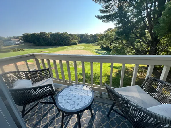 29 Swan Ct #C, North Providence, RI 02904