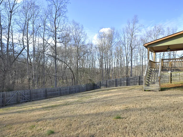 446 Cyprus Ct — Photo 43
