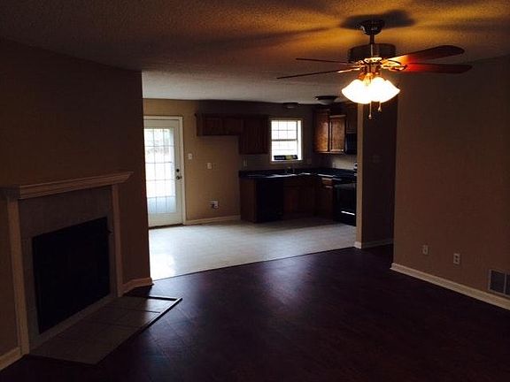4th image of 6727 Branch Estates Dr