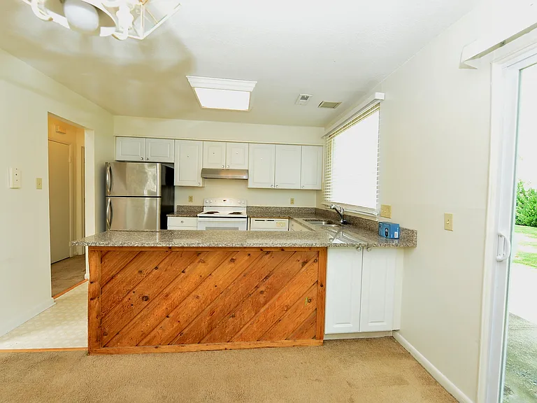 1548 Beachview Dr — Photo 8