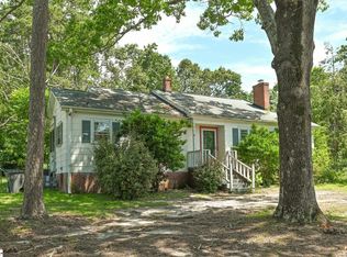 907 E Lee Rd, Taylors, SC 29687