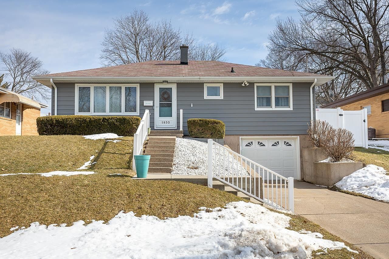 1850 Floraview Dr, Dubuque, IA 52001 Zillow