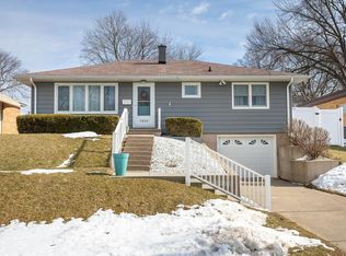 1850 Floraview Dr, Dubuque, IA 52001