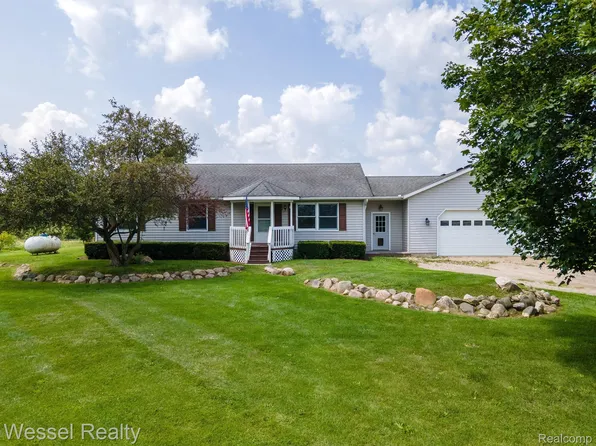 64921 Place Rd, Lenox, MI 48050