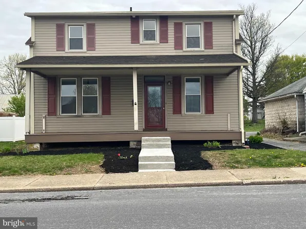 144 W Conestoga St, New Holland, PA 17557