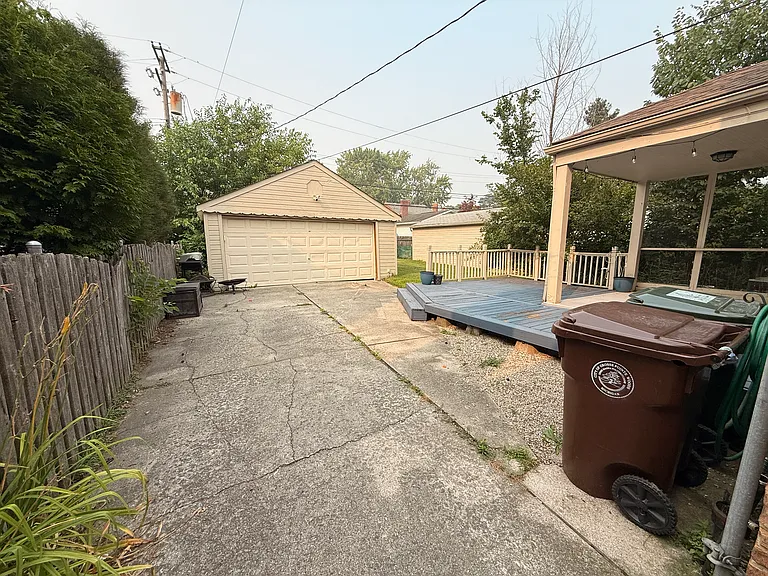 2056 Lennon St — Photo 28