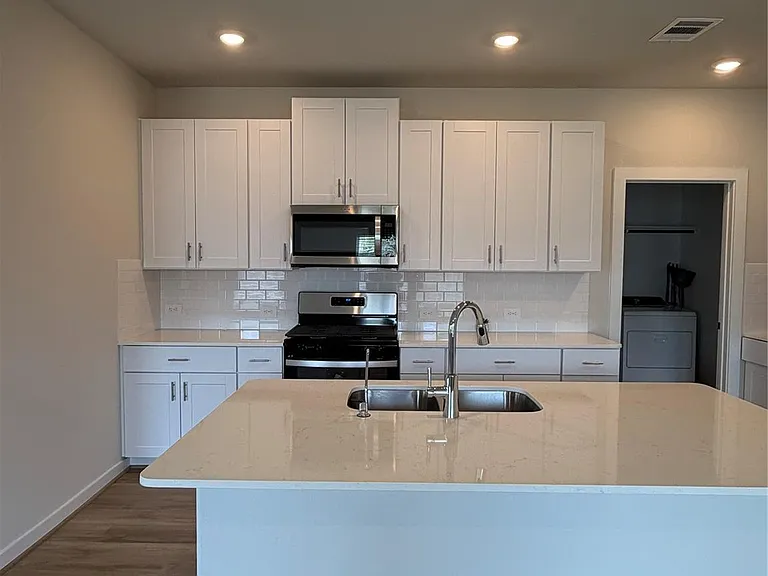 6816 Hart Oak Dr — Photo 9