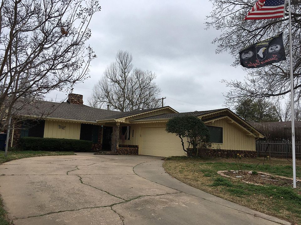 Room for several cars