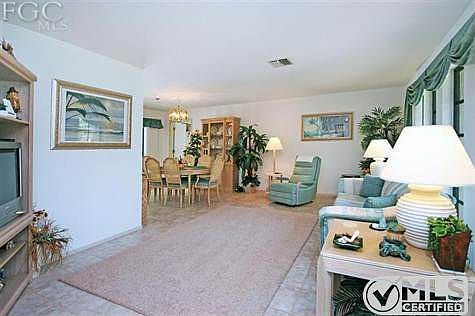 5th image of 7003 Essex Dr