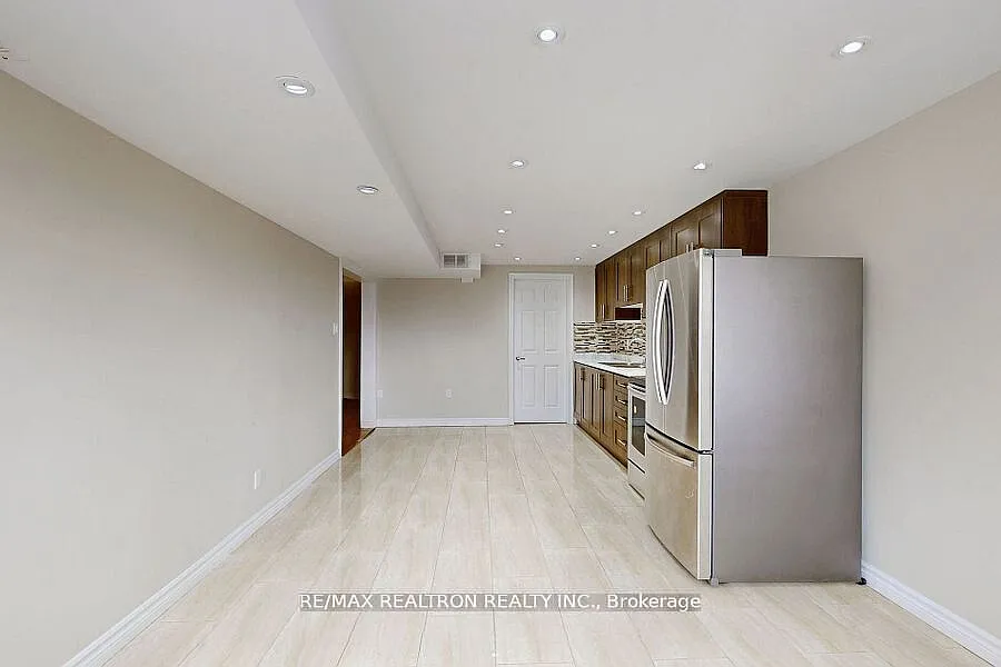 2 bed, $2,000 — Photo 4