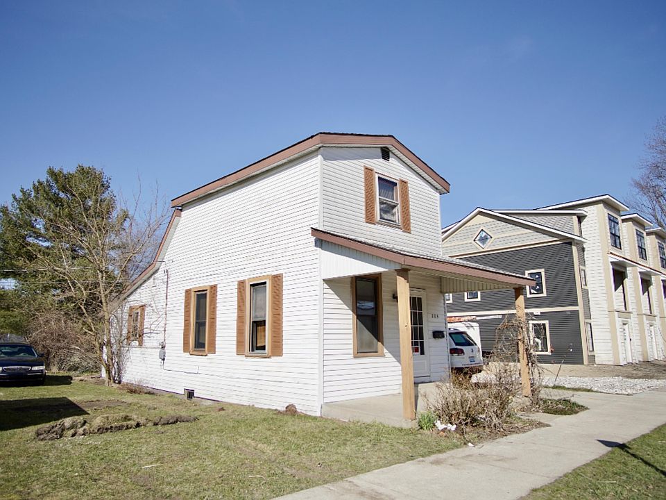1st image of 225 Jackson St