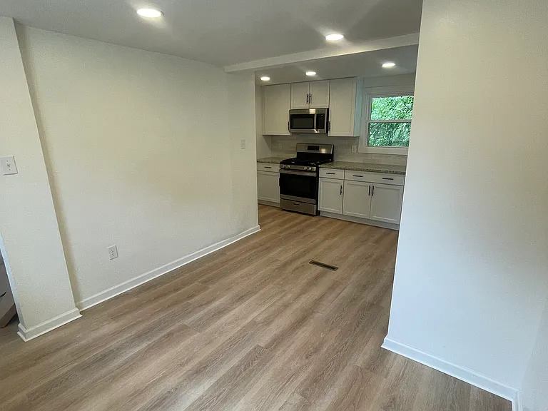 332 Edith St — Photo 5