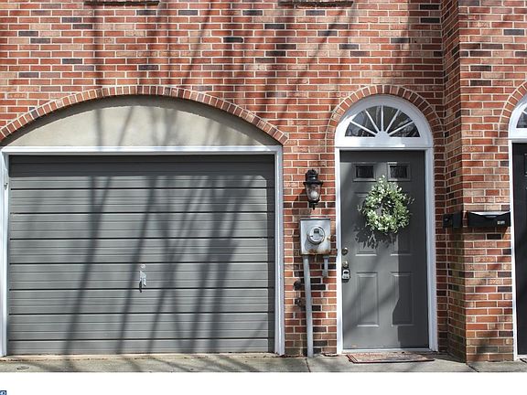 2nd image of 1813 W 15th St