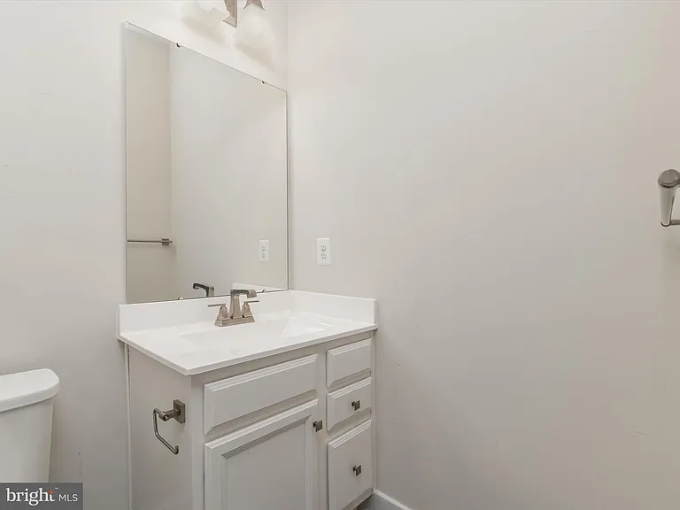 559 Levanna Lane Gln — Photo 35