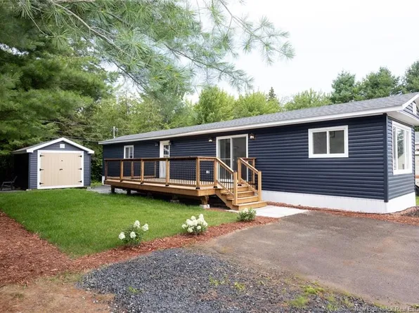 33 Northrup Cres, Lincoln, NB E3B 6T8