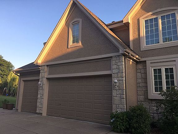 3rd image of 2201 NE Glen Ct