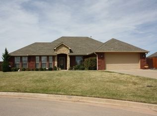 3805 Heritage Trl, Altus, OK 73521
