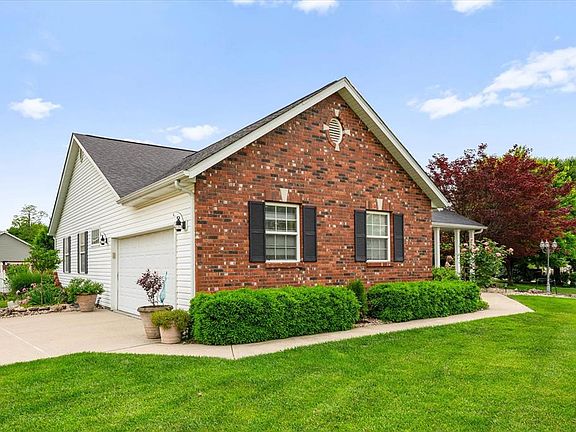 4th image of 1 Pin Oak Ct