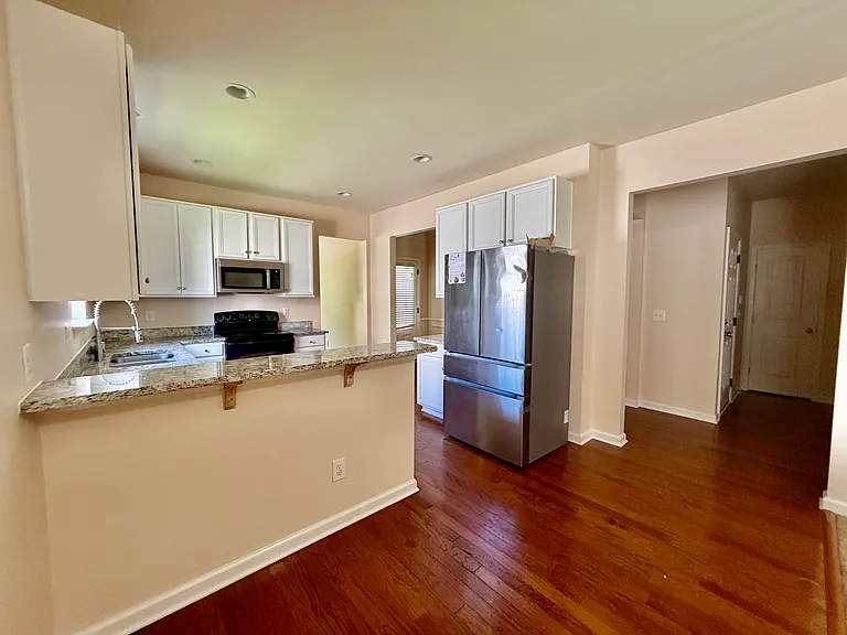 48 Salerno Dr — Photo 6