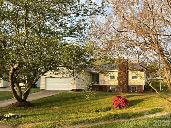 1730 Hamilton St, Hickory, NC 28602