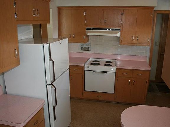 3rd image of 8816 W Palmetto Ave