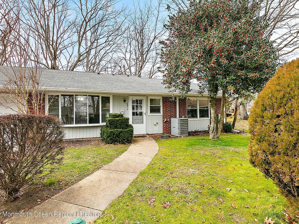 1st image of 583A Lake Point Dr #1001