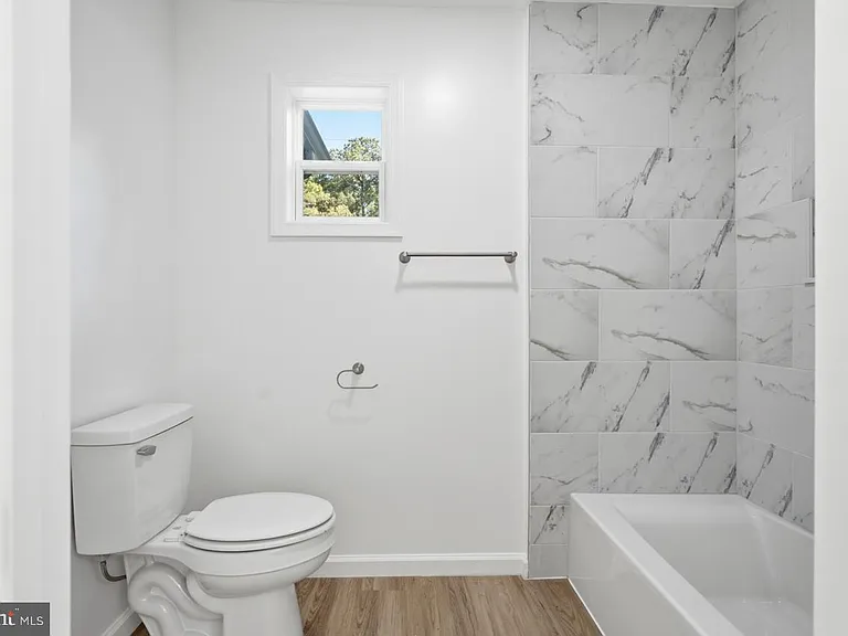 104 Hazel Dr — Photo 17