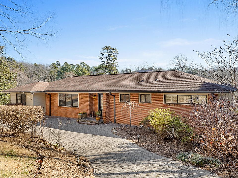 1st image of 2700 Tanglewood Dr