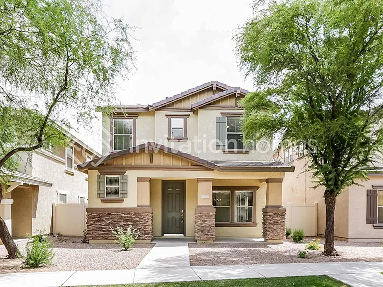 5816 E Hoover Ave — Photo 1
