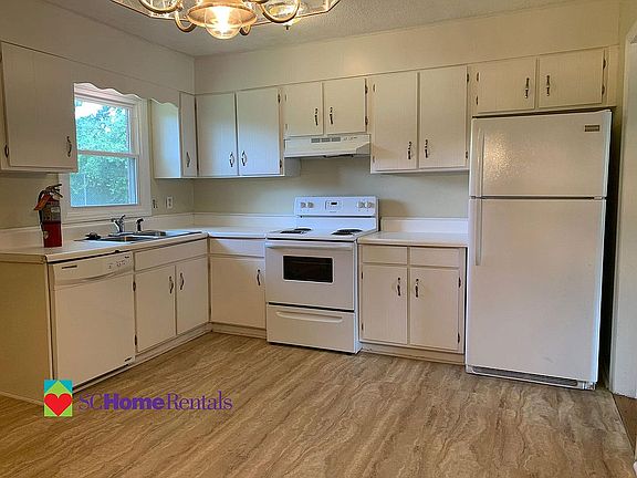 Eat-In Kitchen