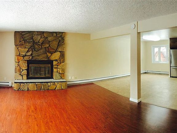 3rd image of 1633 Market St