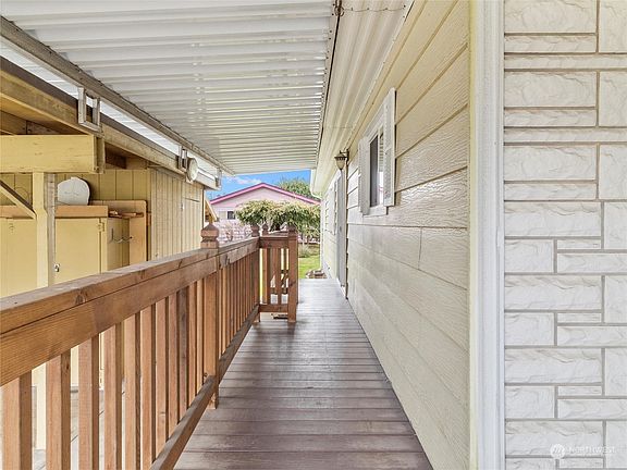 4th image of 3203 40th Avenue Ct E #10