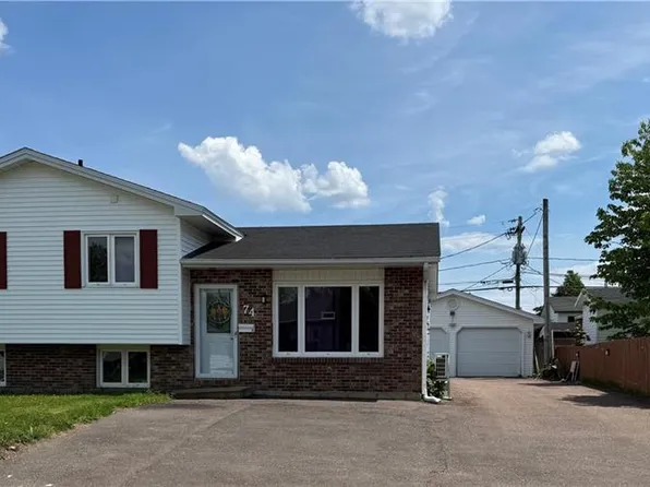 74 Ashley Cres, Moncton, NB E1G 1R4