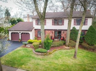 4 Glynn Ct, Sayreville, NJ 08872