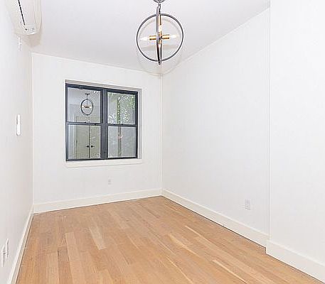 5th image of 826 Saint Johns Pl #4D