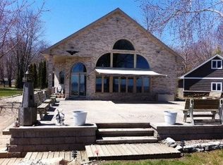 4161 Lade Beach Rd, Little Suamico, WI 54141