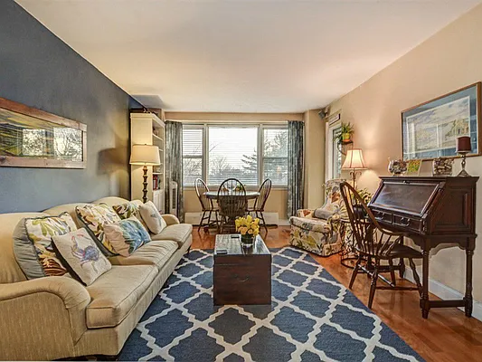 Sold by Robert E. Hill  | media 28