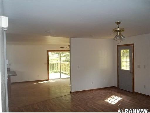 4th image of 700 1/2 Riverside Avenue