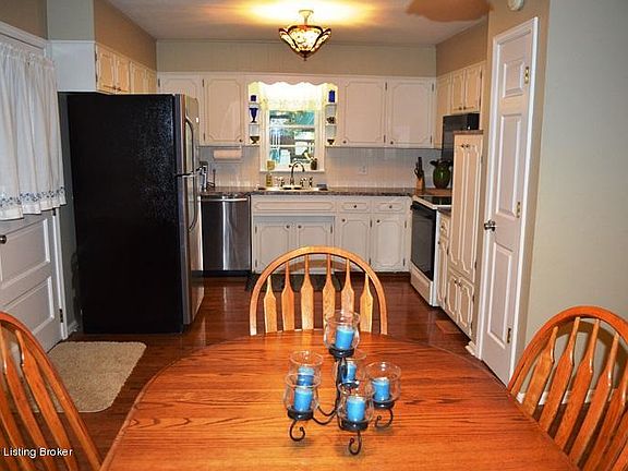 5th image of 106 Harriett Ave