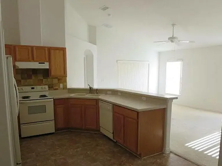 9843 Doriath Cir — Photo 10