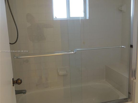 5th image of 1517 Presidio Dr