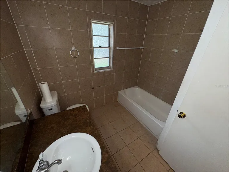 3011 E Flora St — Photo 28
