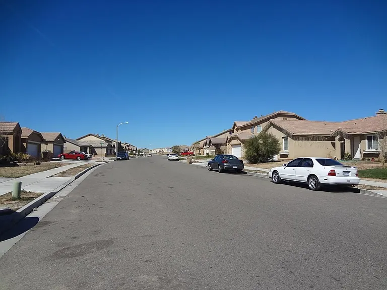 13263 Newport St — Photo 3