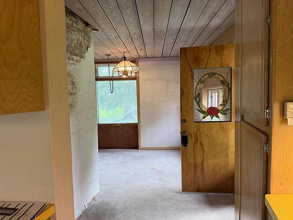 3rd image of 8334 N Poplar DRIVE
