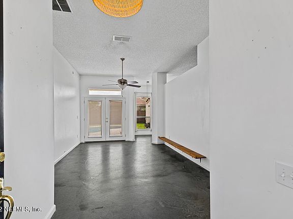 4th image of 2421 CEDAR TRACE Drive W