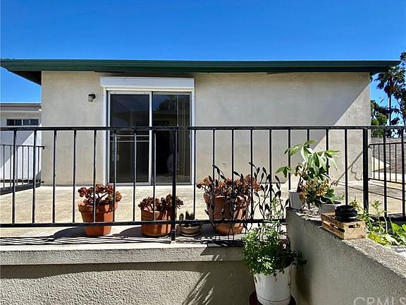 4th image of 709 Amapola Ave