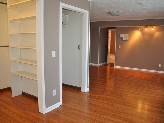 Closets in master bdrm