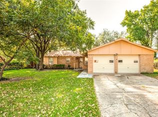 715 Tanglewood Dr E, Irving, TX 75061