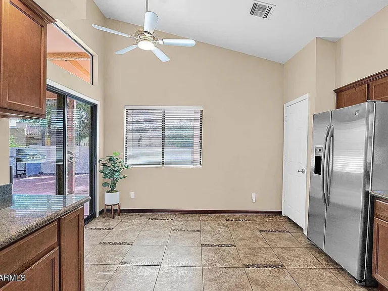 8979 E Gail Rd — Photo 14