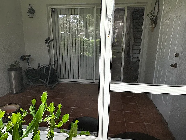 1098 Vineland Pl — Photo 23